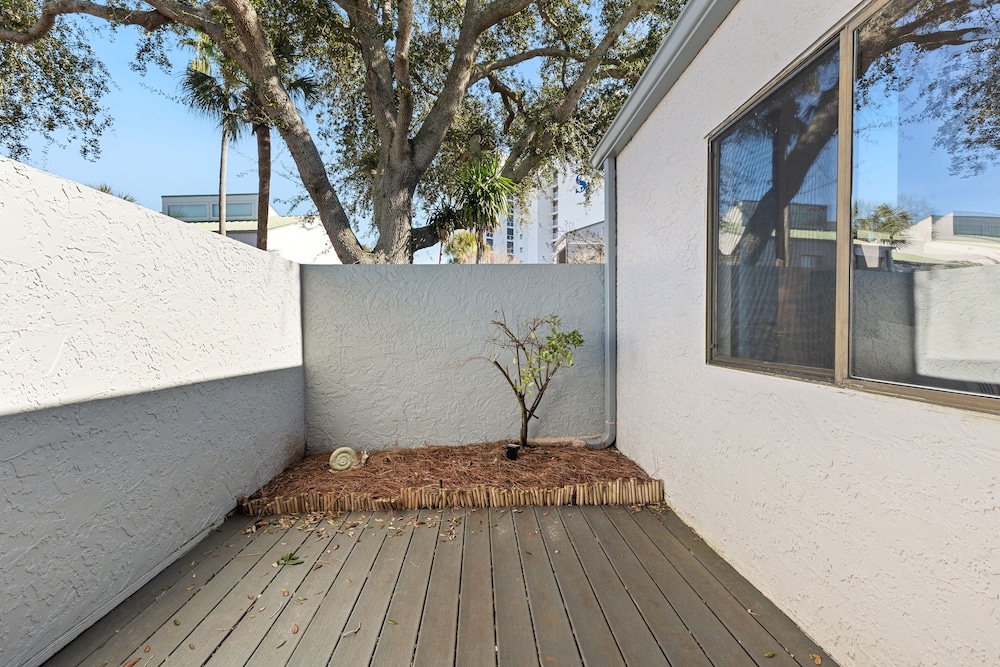 Shoreline Garden 16 3 Bedroom Townhouse