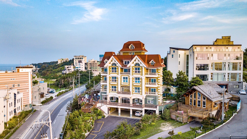Gangneung Pension Sea and - Pet Friendly