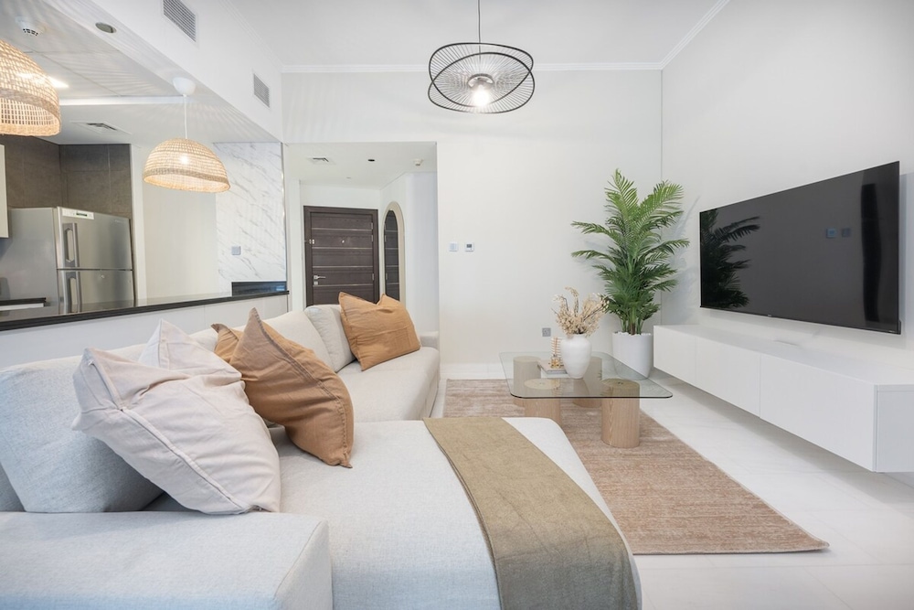 Modern Aesthetic 2-bedroom in Dubai Marina