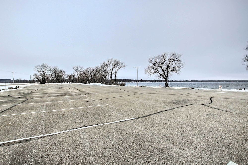 Green Lake Vacation Home w/ Screened Porch! view 5