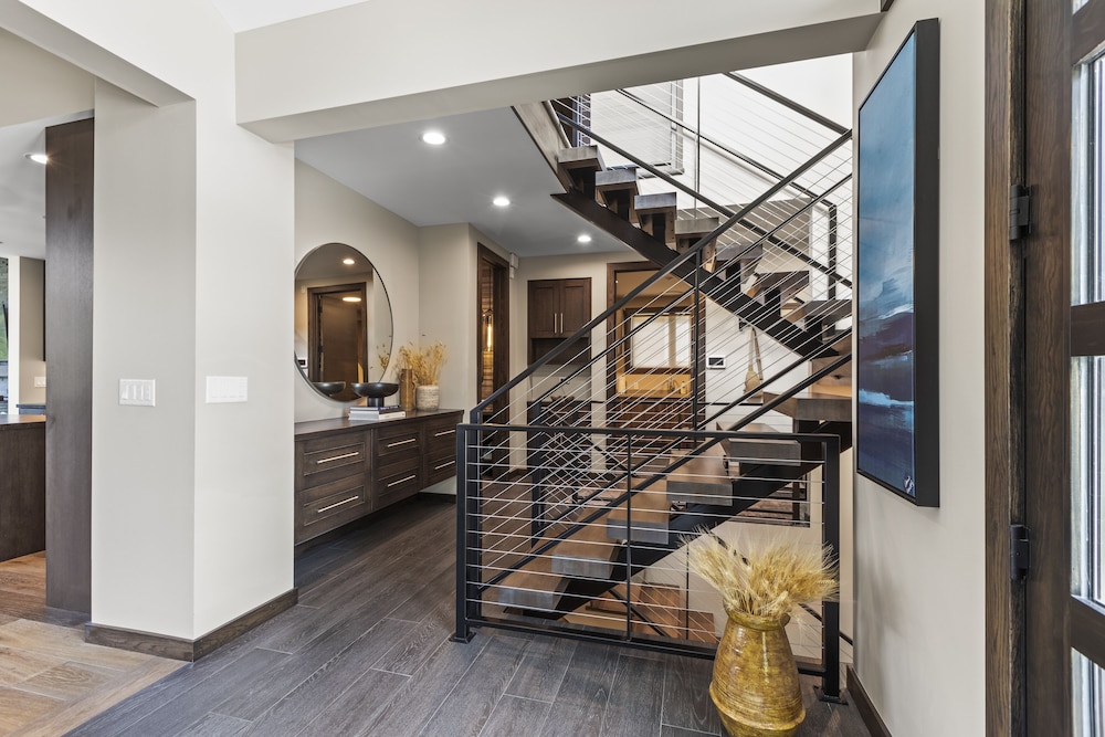 Nine Peaks 4 Bedroom Home