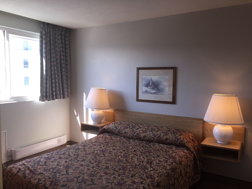 Tyee Village Motel