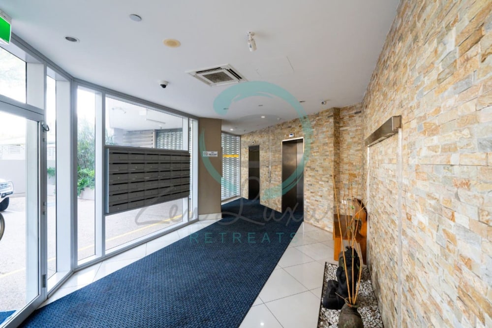 Seaside Glory City View Pool Workspace - Image 2