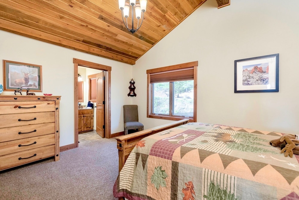 Elk Summit Vacation Home At Windcliff 5 Bedroom Home by RedAwning