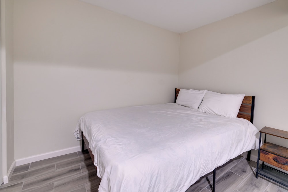 2 Mi to Umd: Apt w/ Free Parking in Silver Spring!