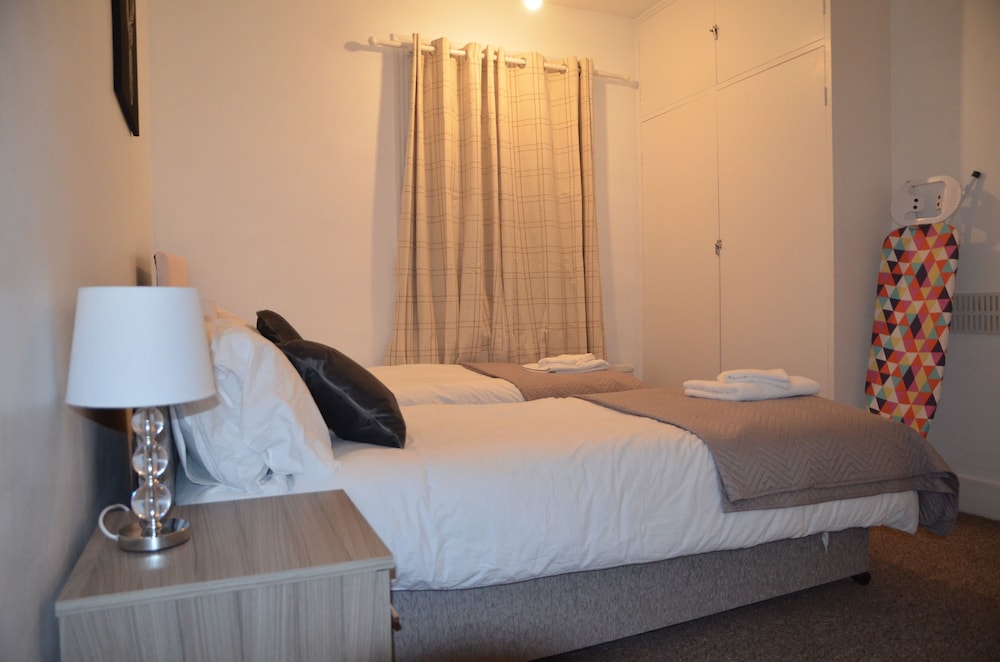 People Boxes Apartments - 74 Highbury view 3