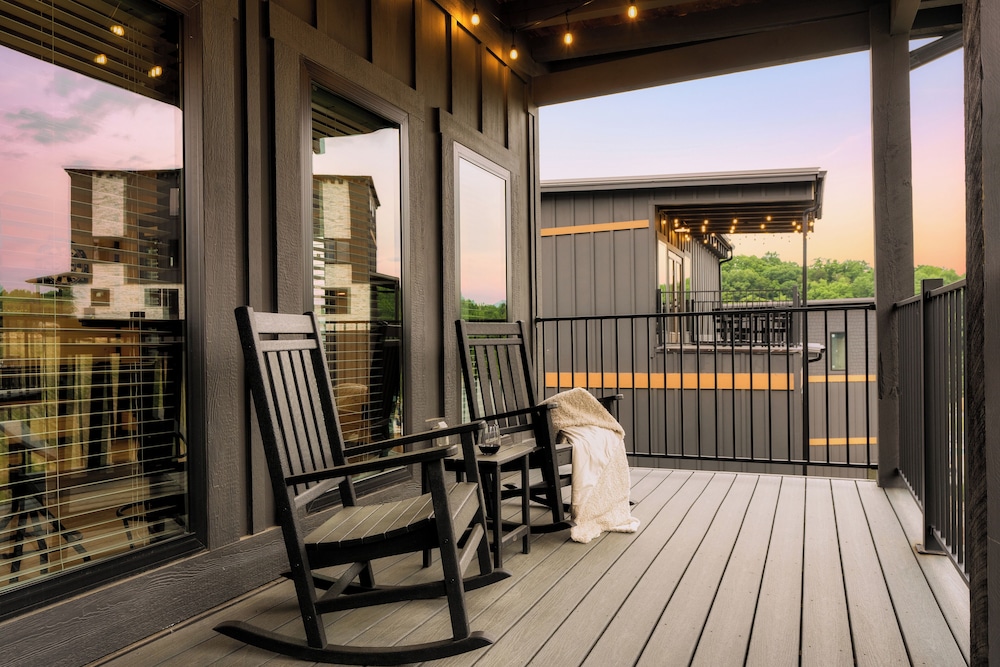 Star Gazer Luxury Rooftop Cabin