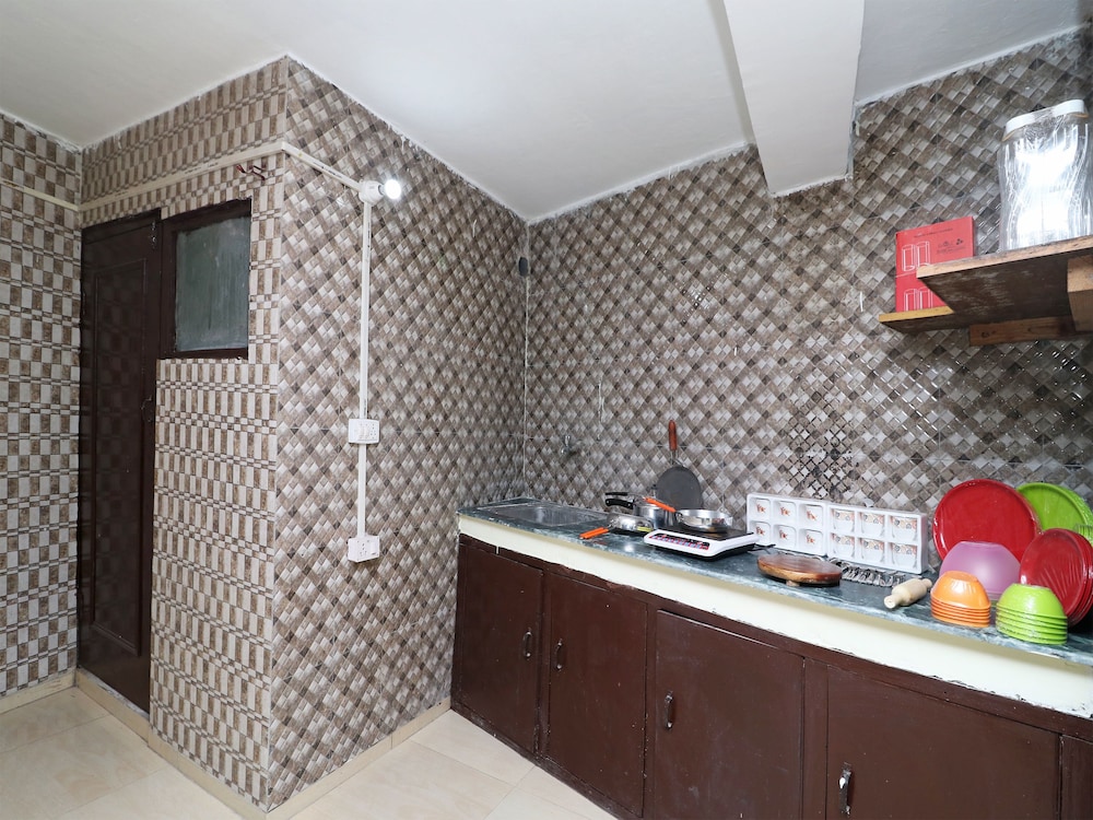 Dehradun Vacations - OYO 13673 Home Luxury 1RK Happy Valley - Property Image 6