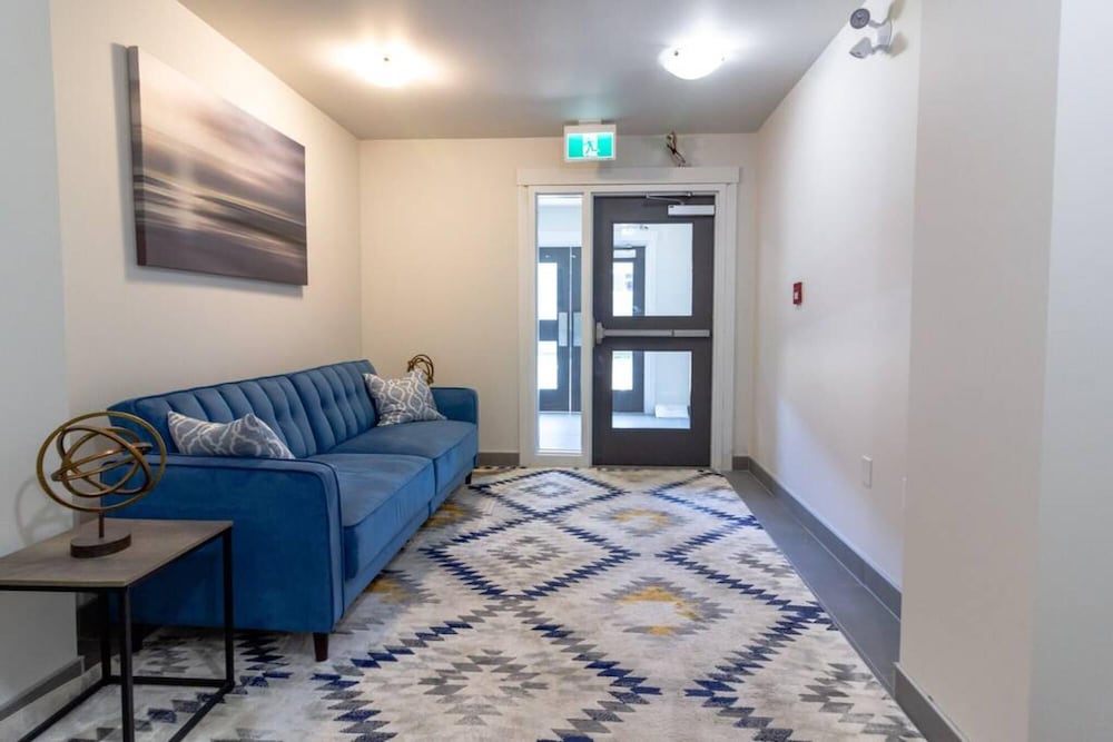 Saint John Vacations - Newly Renovated Condo w Prking Near UNB Patio - Property Image 12