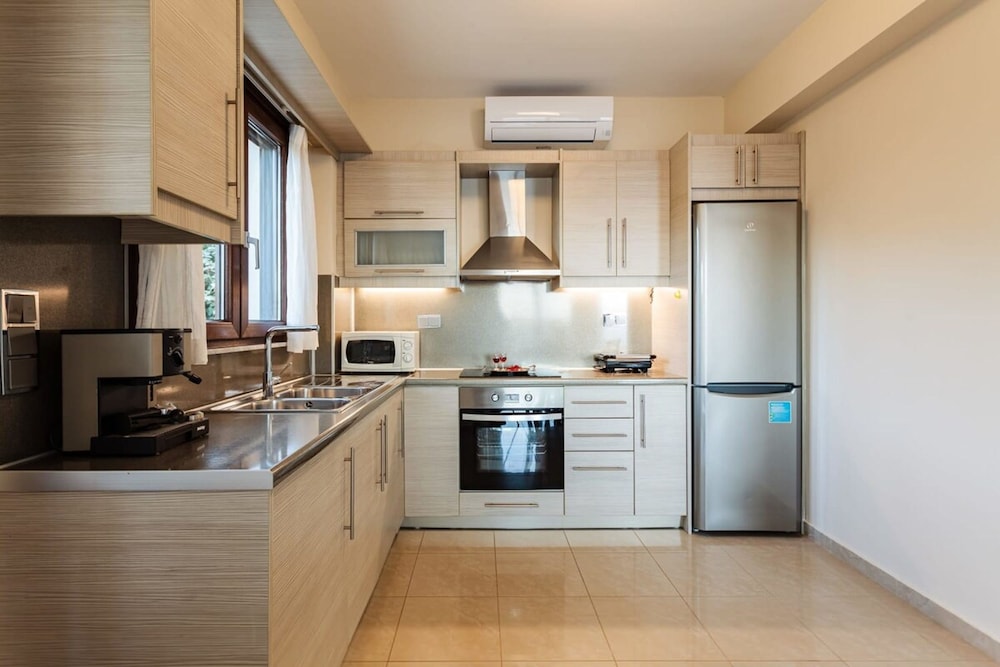 Villa Armonia - Beachfront Majestic Retreat