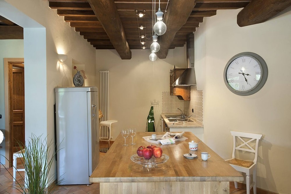 Casale Degli Ulivi 12 by Marche Holiday Villas