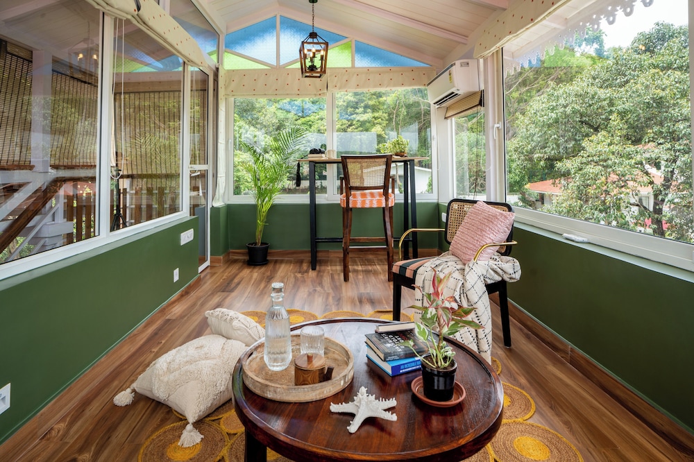 Elivaas Bludoor 5-BHK Pet Friendly Villa