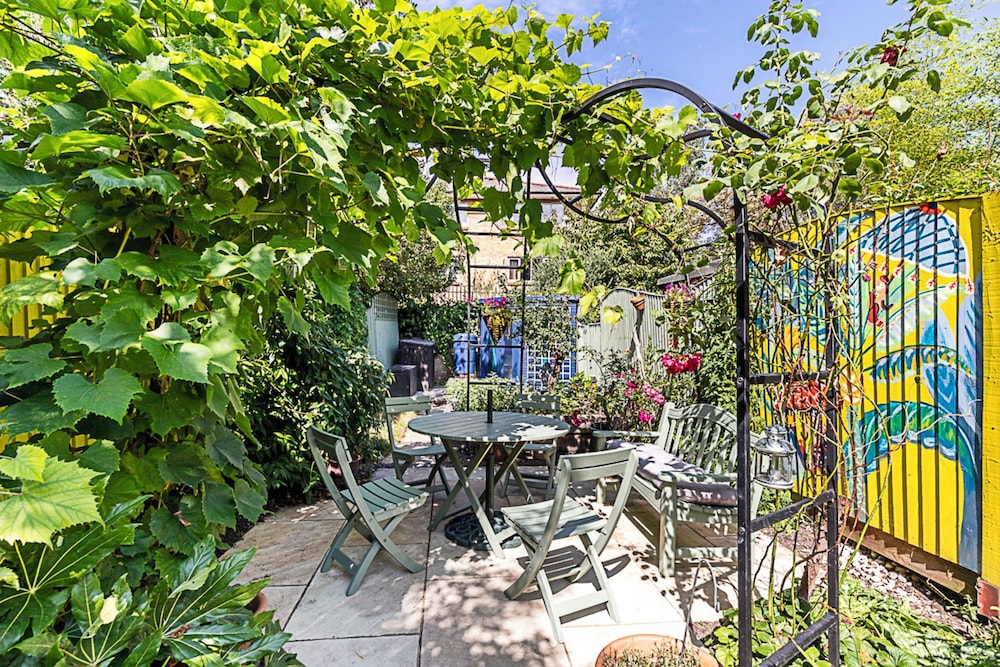 Charming London Retreat