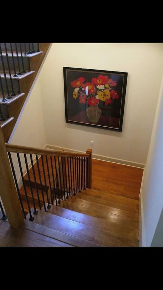Spectacular 4BR Mountain Home Sleeps 12