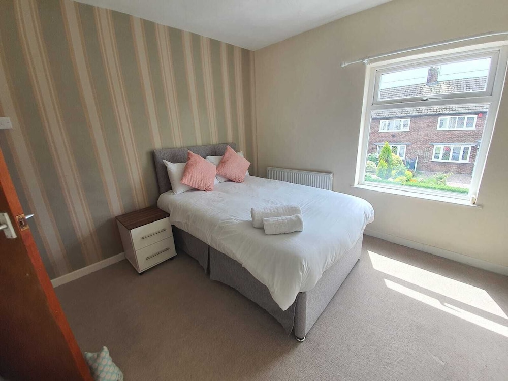 Comfortable Homestay in Stoke