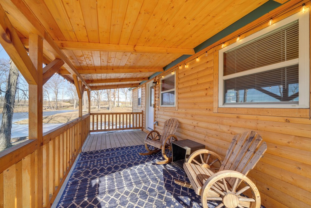 31 Mi to Louisville: Cabin on 235 Acres!