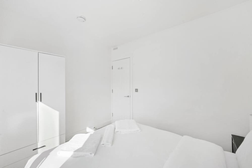 Gorgeous 3 Bedroom Duplex Apartment in West London
