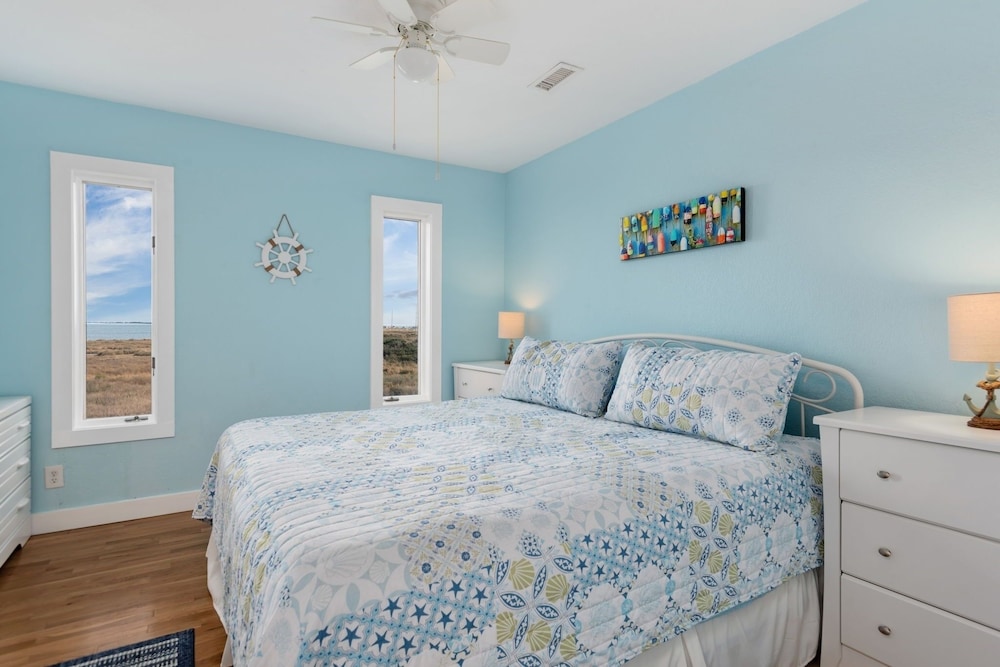 Sw 16 Brown Dog By The Sound 2 Bedroom Condo by RedAwning view 2