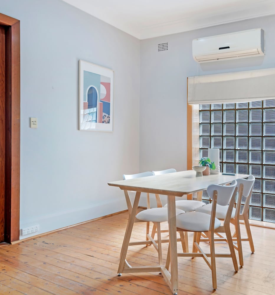 Kozyguru | Campsie | Oldie-Goodie Look 4 Bed House