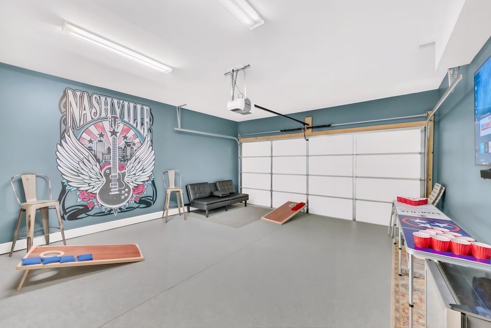 Close to DT Game Garage Bar Large Living Room