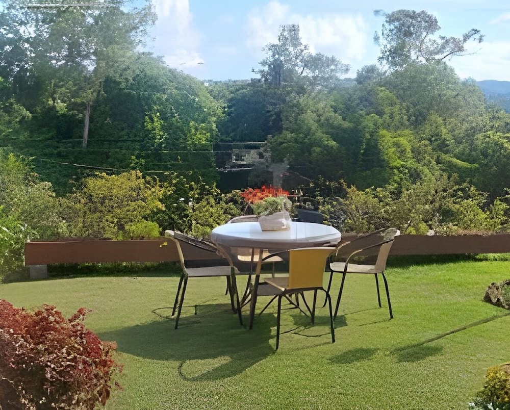THE WRITERS HOUSE