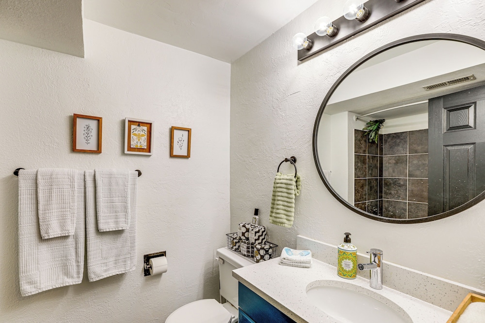 Walk to Empower Field & Sloan Lake: Charming Apt!
