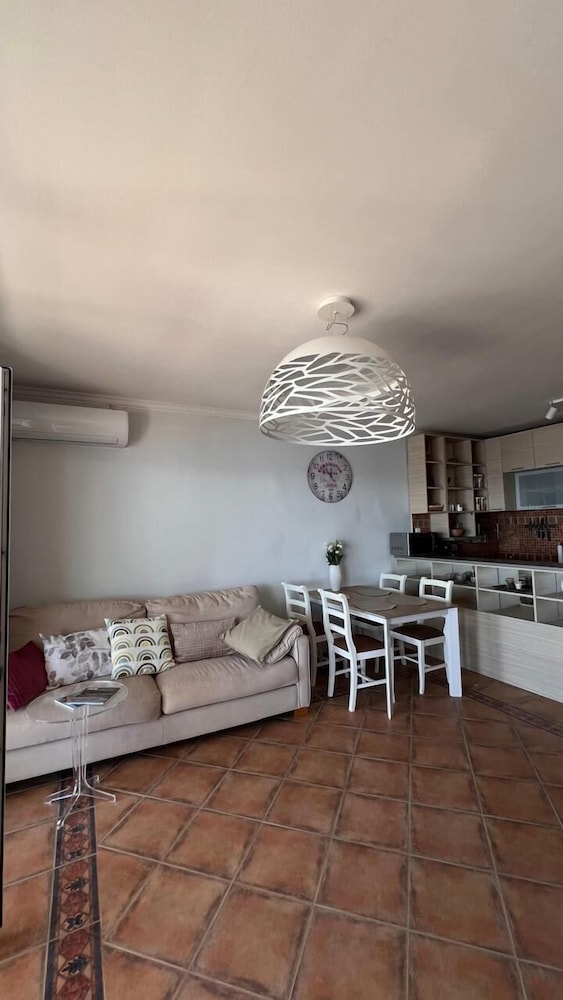 Beachfront Four bedroom Apartment