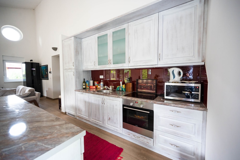 Spacious 3bdr Villa view 5