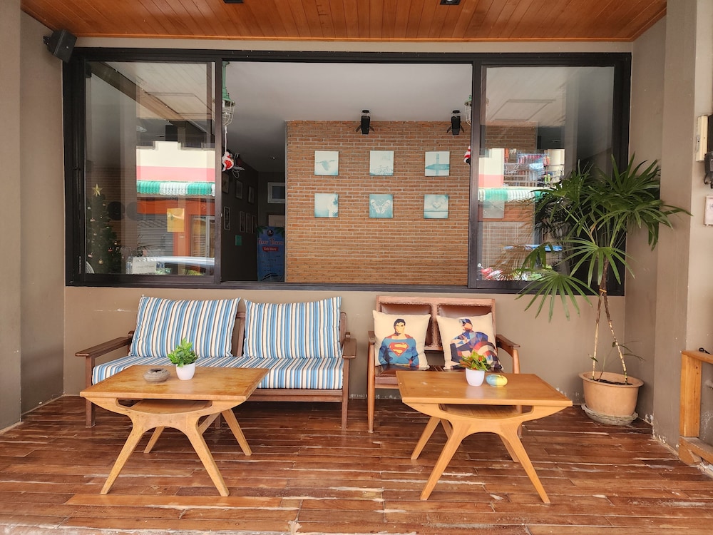 Dfeel House