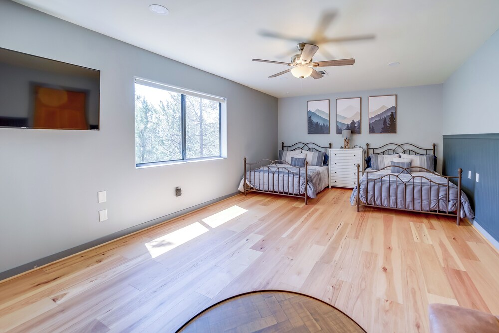 Payson Vacations - Chic Arizona Retreat w/ Hot Tub, Fire Pit  Deck! - Property Image 2