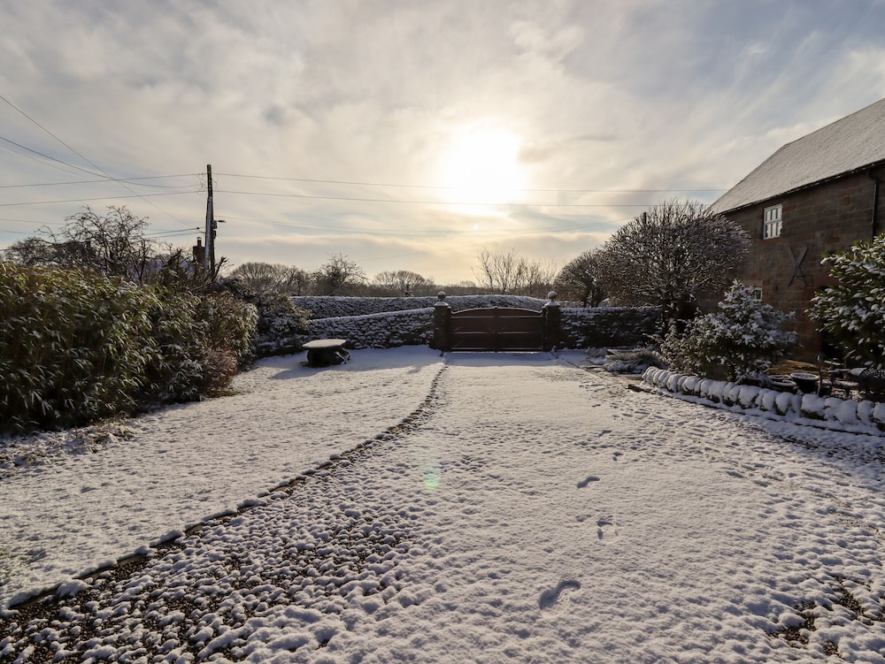 Stoke-on-trent Vacations - Meadow Place - Property Image 3