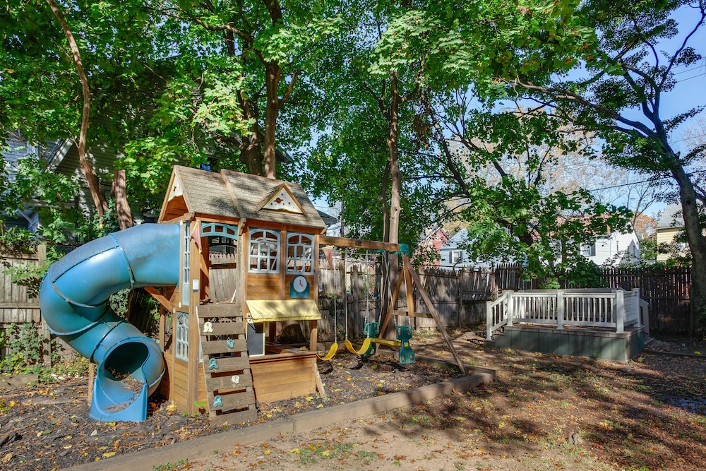 Spacious New Jersey Home: Pool & Fire Pit! view 4