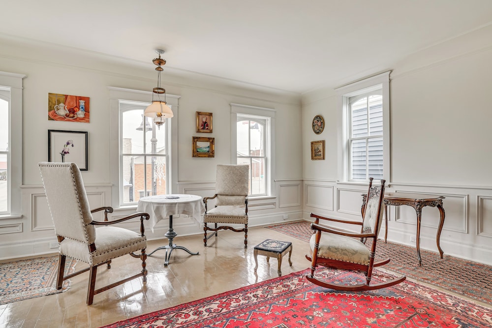 Walkable Main Street Location: Spring Grove Apt
