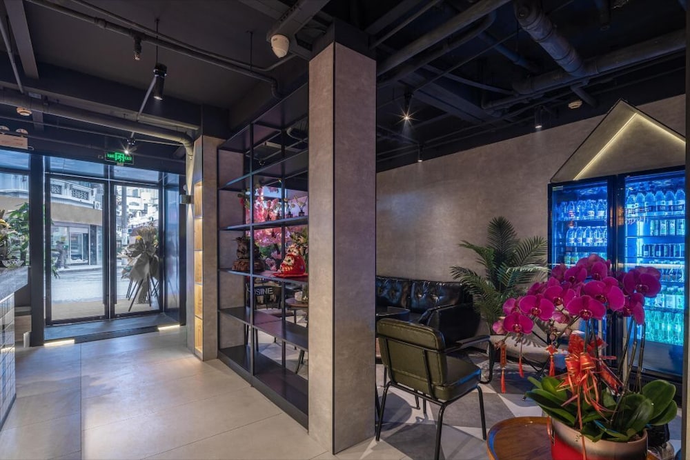 Iforest Youth Hotel - Nanjing Road Pedestrian Street Huanghe Road Store