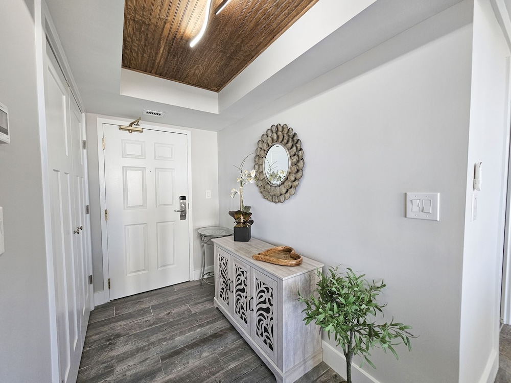 Superbly Updated Ocean View Condo, 303 Brighton, Full Access 3 Bedroom Condo