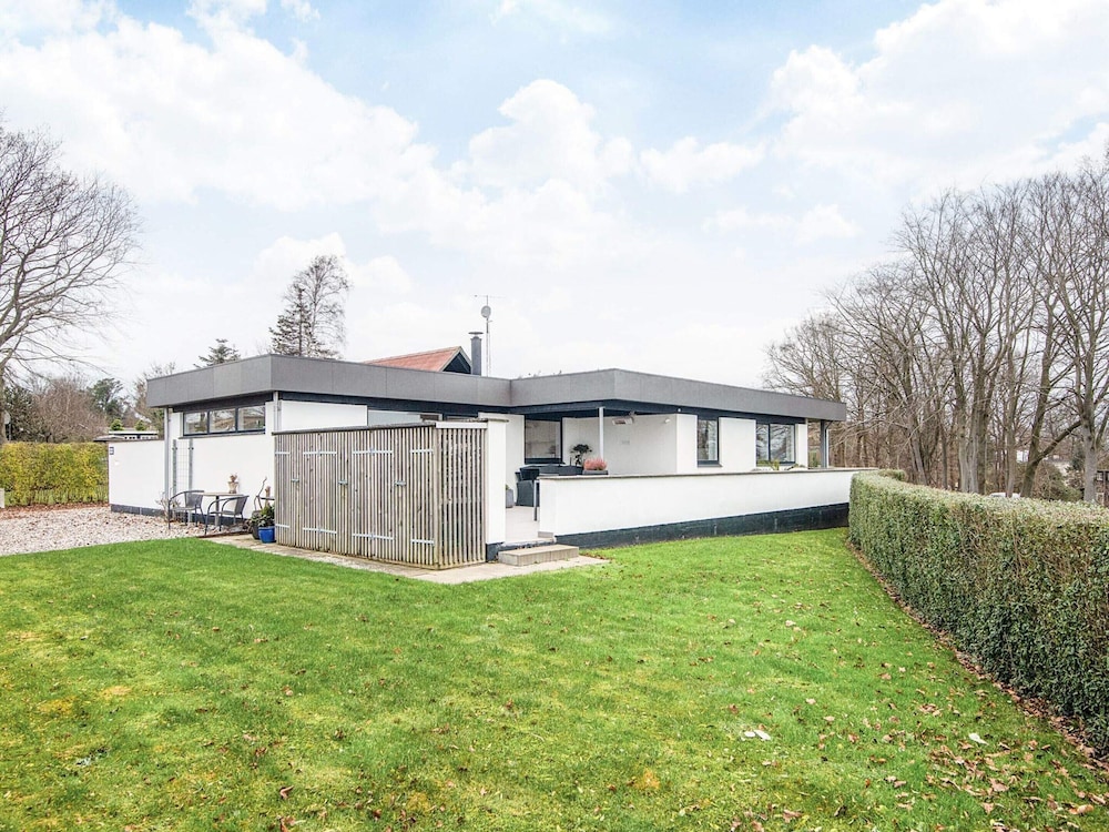 5 Star Holiday Home in Borkop