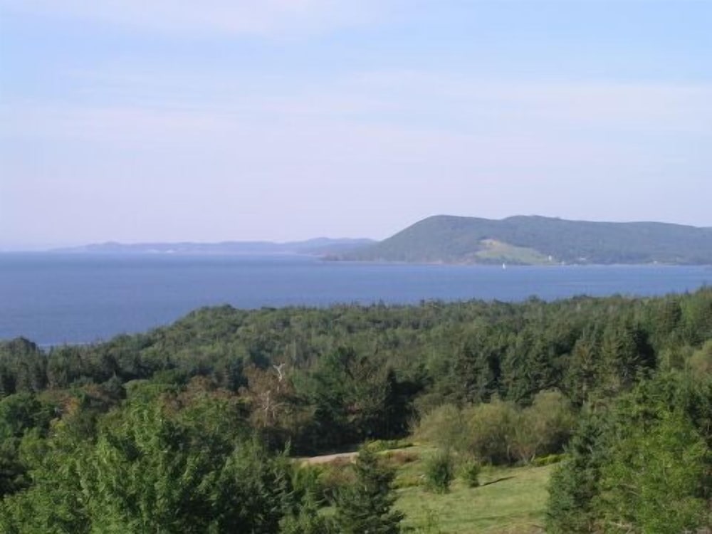 Hollyday Cove Cottage