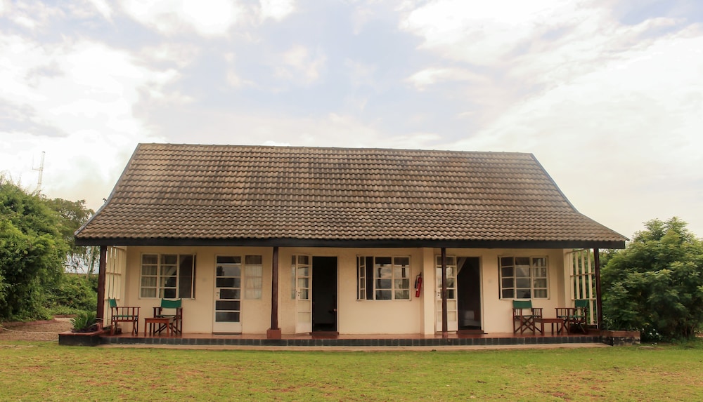 Mweya Safari Lodge