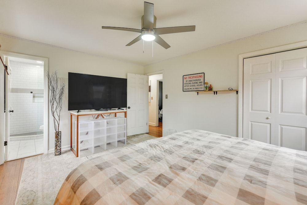 8 Mi to Uptown: Home w/ Hot Tub in Charlotte!