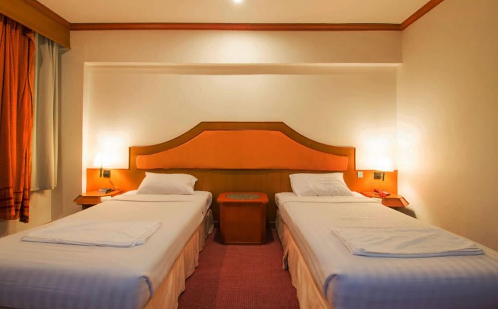 Thepnakorn Hotel