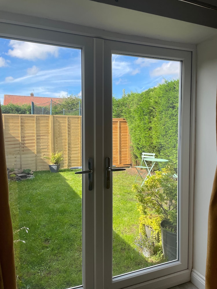Newcastle Pet Friendly Annex, Drive, Garden, 10min Drive to City Centre
