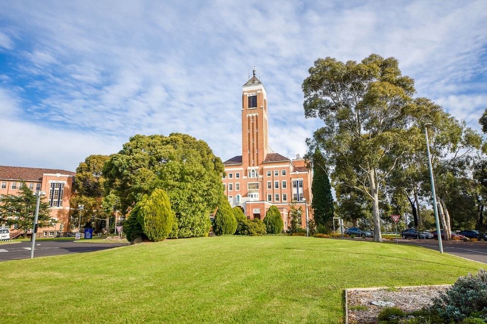 Ivy Units Glen Waverley