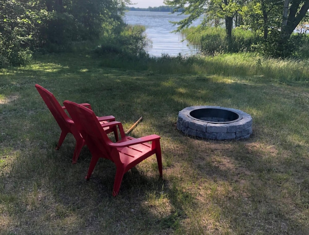 Welcome to West Lake Retreat Sandbanks Hot Tub