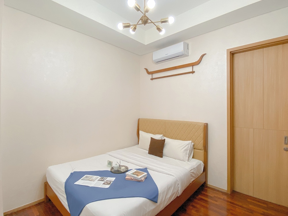 Warm And Cozy 2Br At Samara Suites Apartment