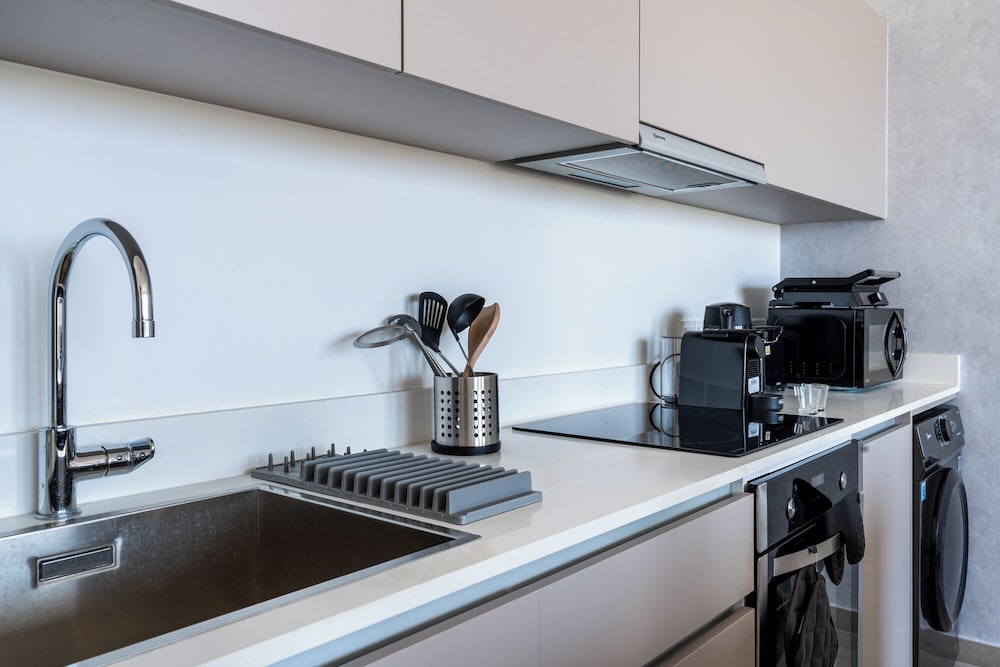 Blu Horizon - Stylish Living with Pool & Balconies in Protaras