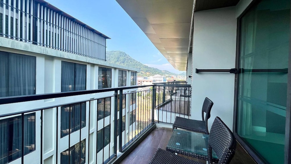 Studio Apartments With Shared Pool Near