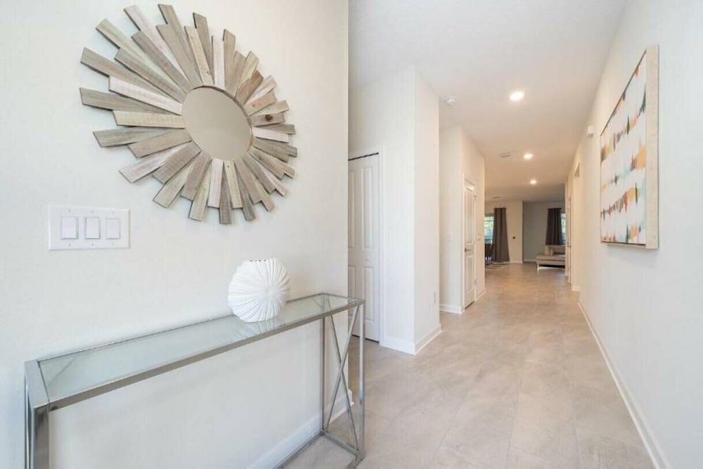 Sleeps 17 - Luxury 6bdhome With Pool Storey Lake