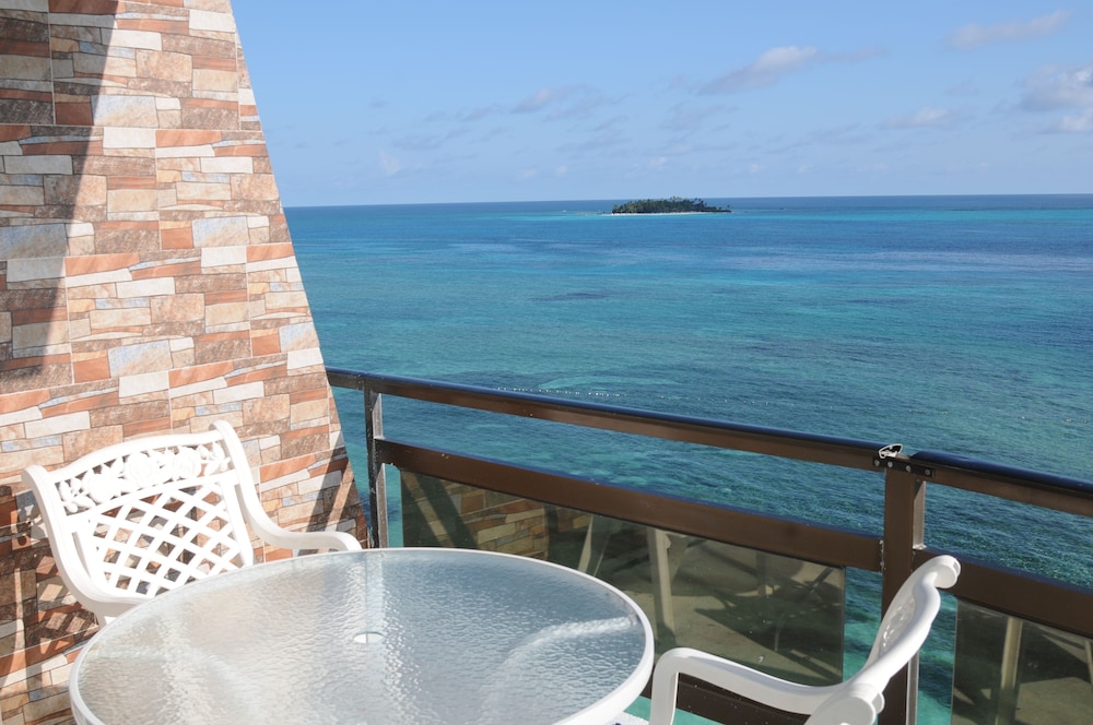 Hotel Kristhal Plaza - Image 1