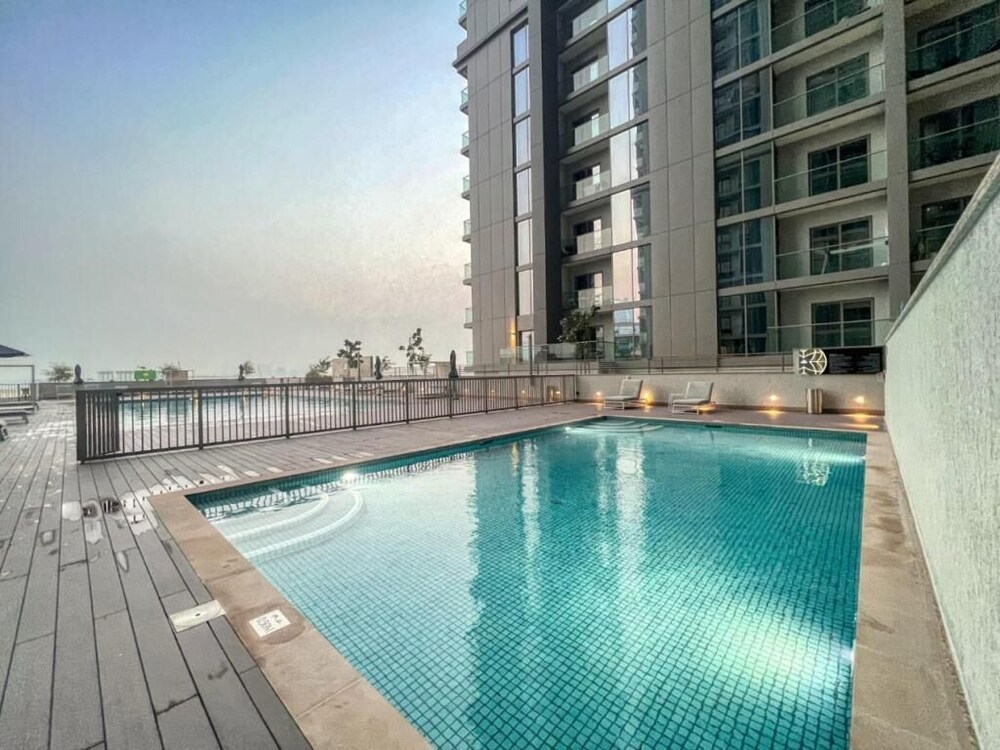 Whitesage - Elegant Apartment With Unobstructed City Views