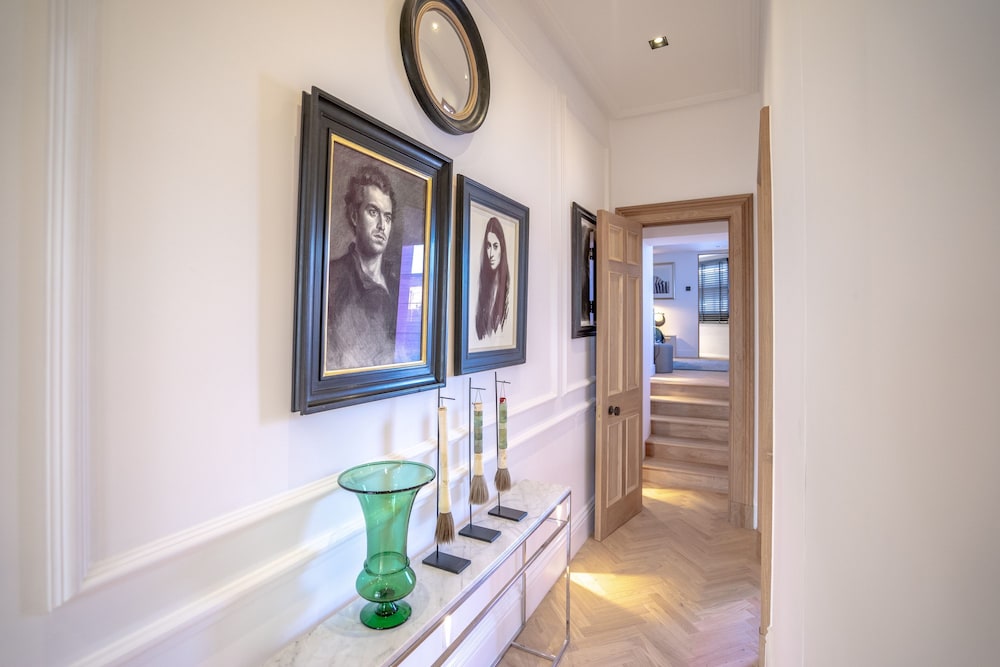 Cadogan Square - 2 Bedroom Apartment V